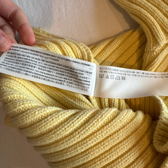 Yellow Abercrombie vneck sweater - Picture 8 of 8